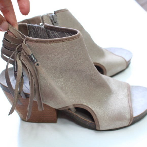 OTBT fringe peep toe booties - Picture 10 of 11